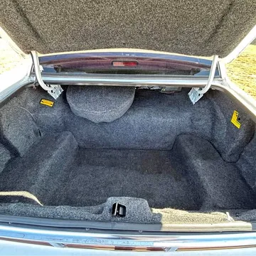 1995 Lincoln Town Car Executive Sedan 4D