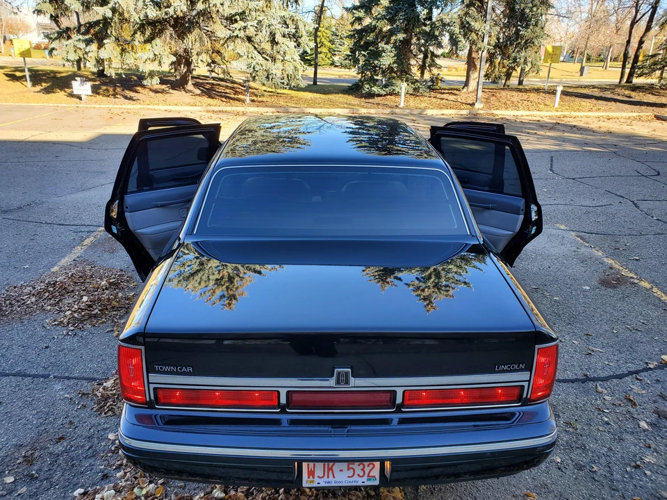 1995 Lincoln Town Car - Image 29 of 31