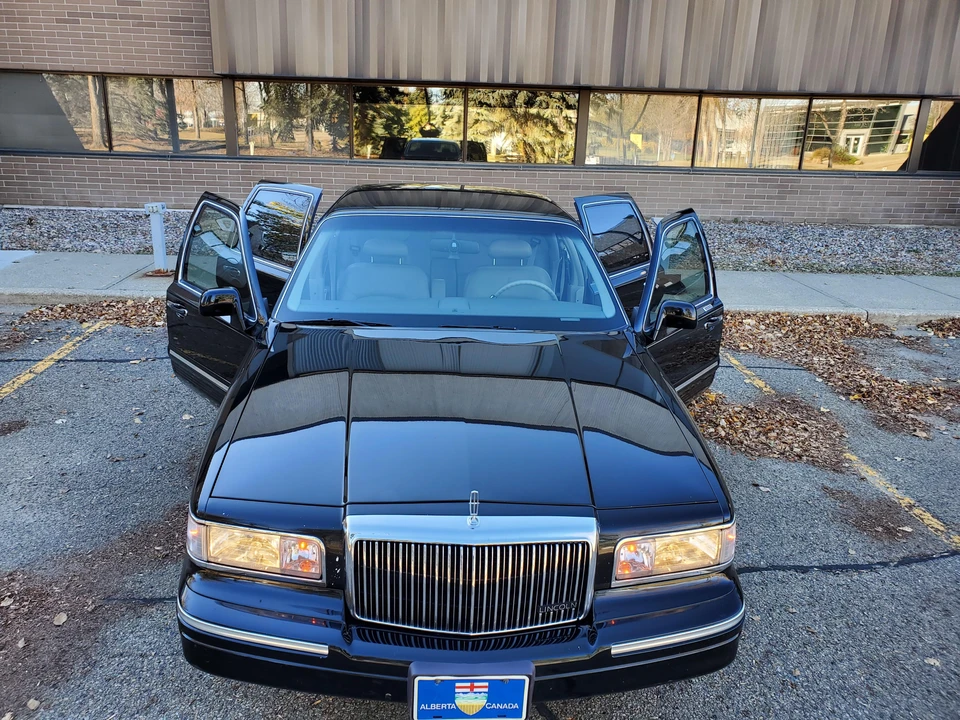 1995 Lincoln Town Car - Image 22 of 31