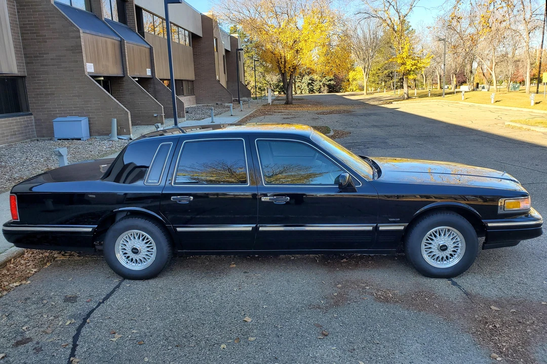 1995 Lincoln Town Car - Image 17 of 31