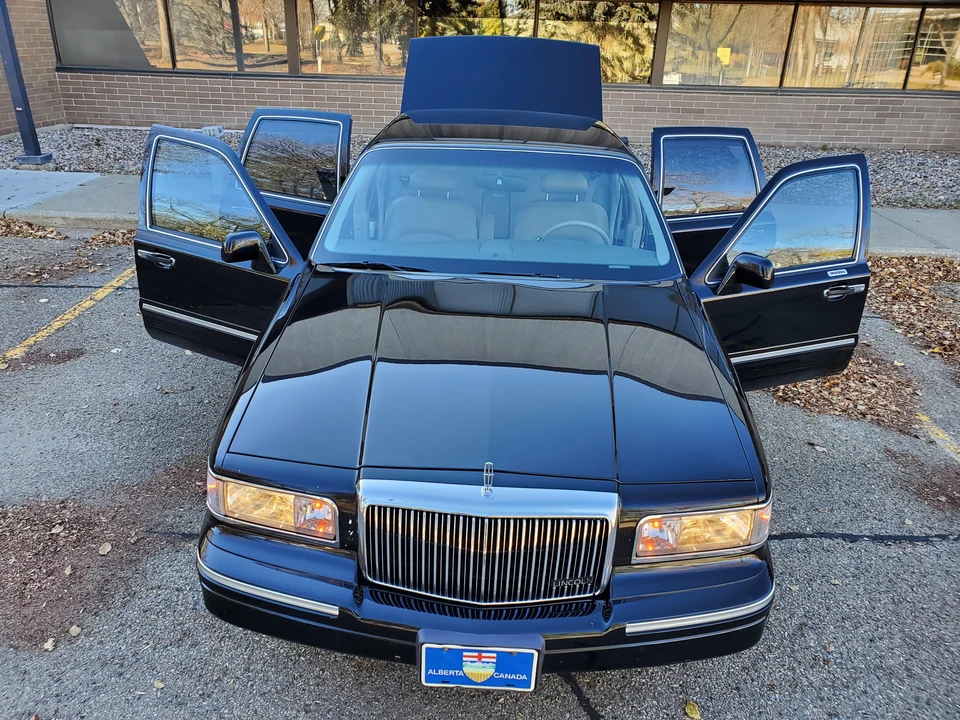 1995 Lincoln Town Car - Image 23 of 31