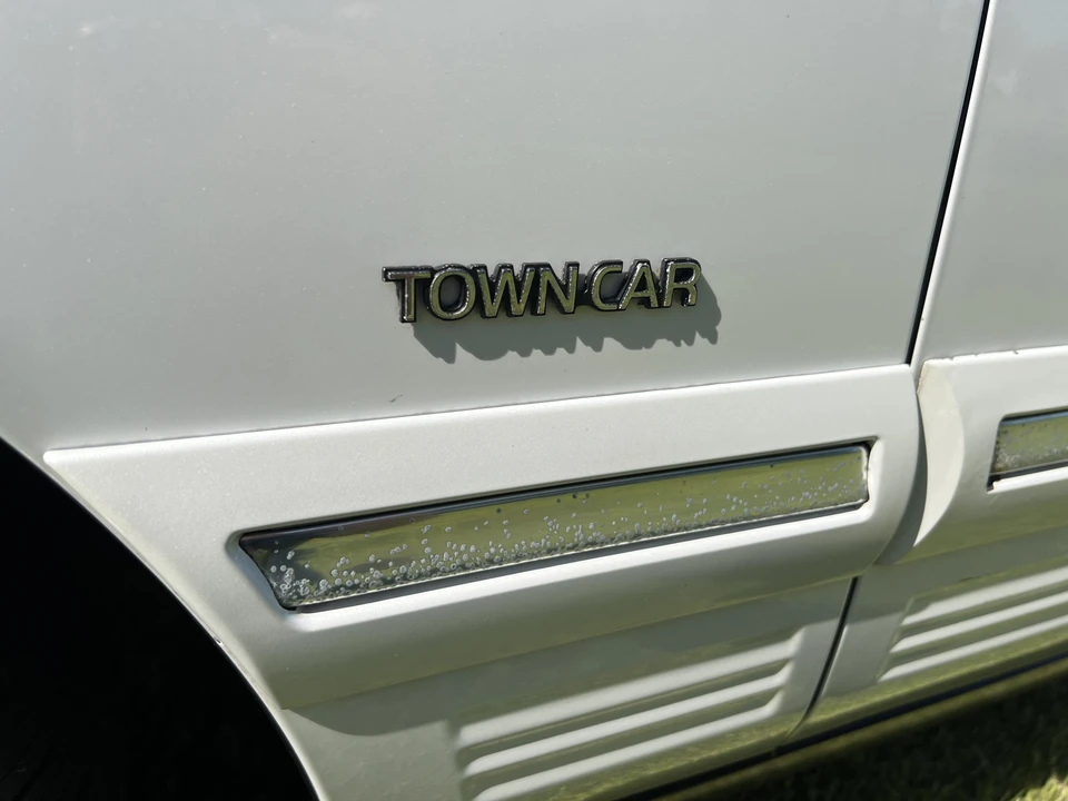 1995 Lincoln Town Car - Image 21 of 31