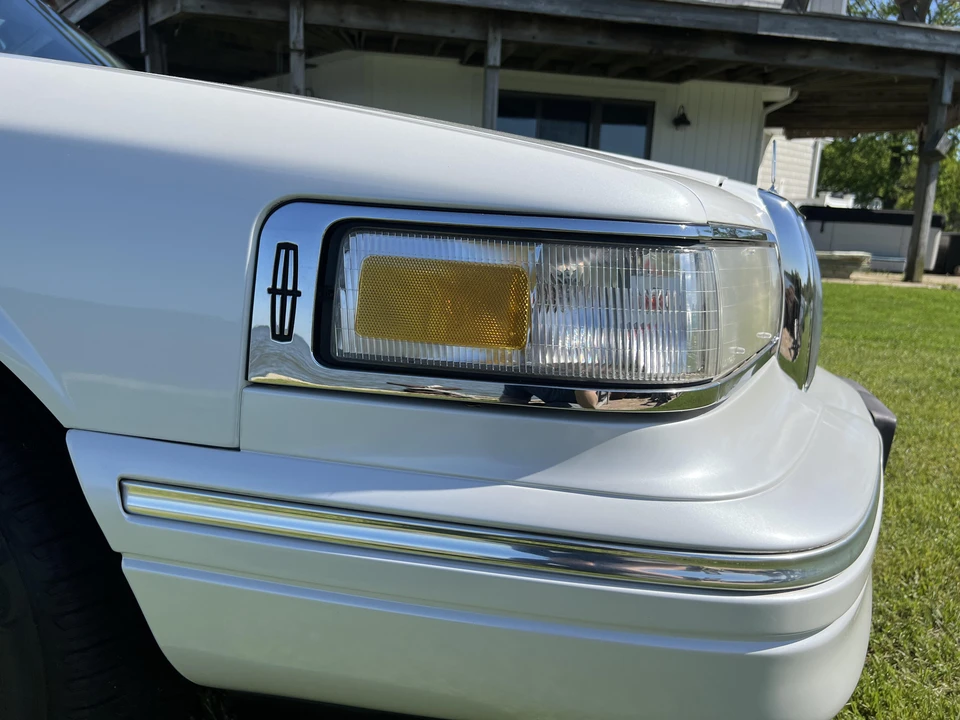 1995 Lincoln Town Car - Image 17 of 31