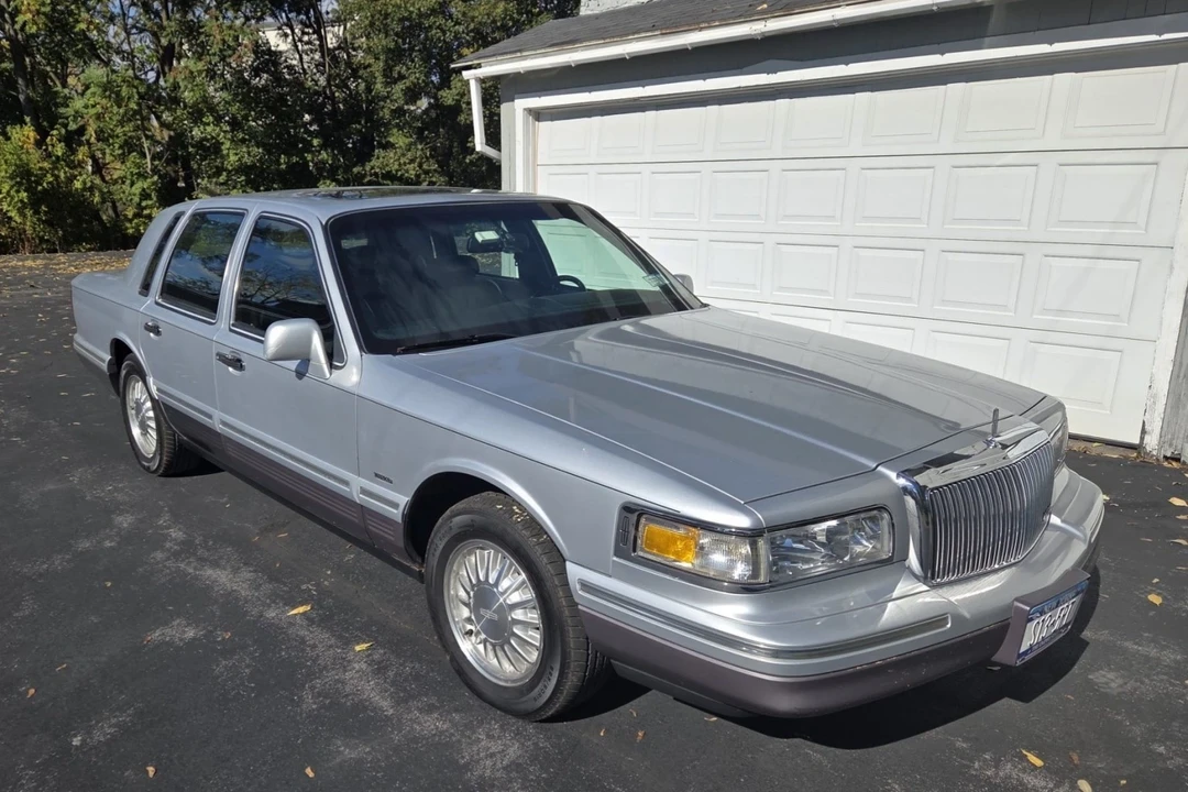 1995 Lincoln Town Car - Image 3 of 6