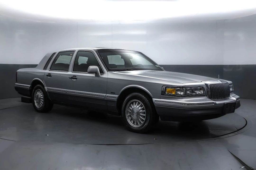 1995 Lincoln Town Car - Image 4 of 12