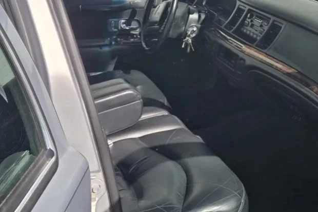 1995 Lincoln Town Car - Image 5 of 6