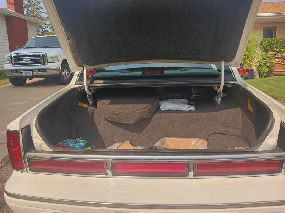 1995 Lincoln Town Car - Image 14 of 20