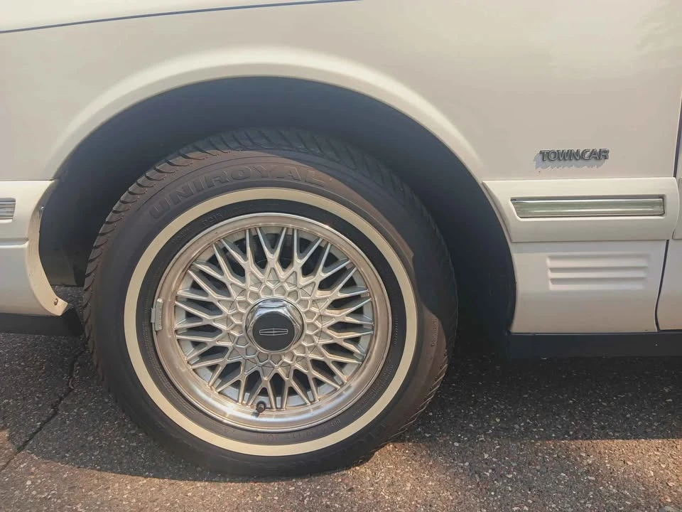 1995 Lincoln Town Car - Image 9 of 20