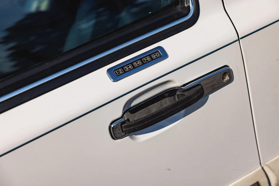 1995 Lincoln Town Car - Image 25 of 31