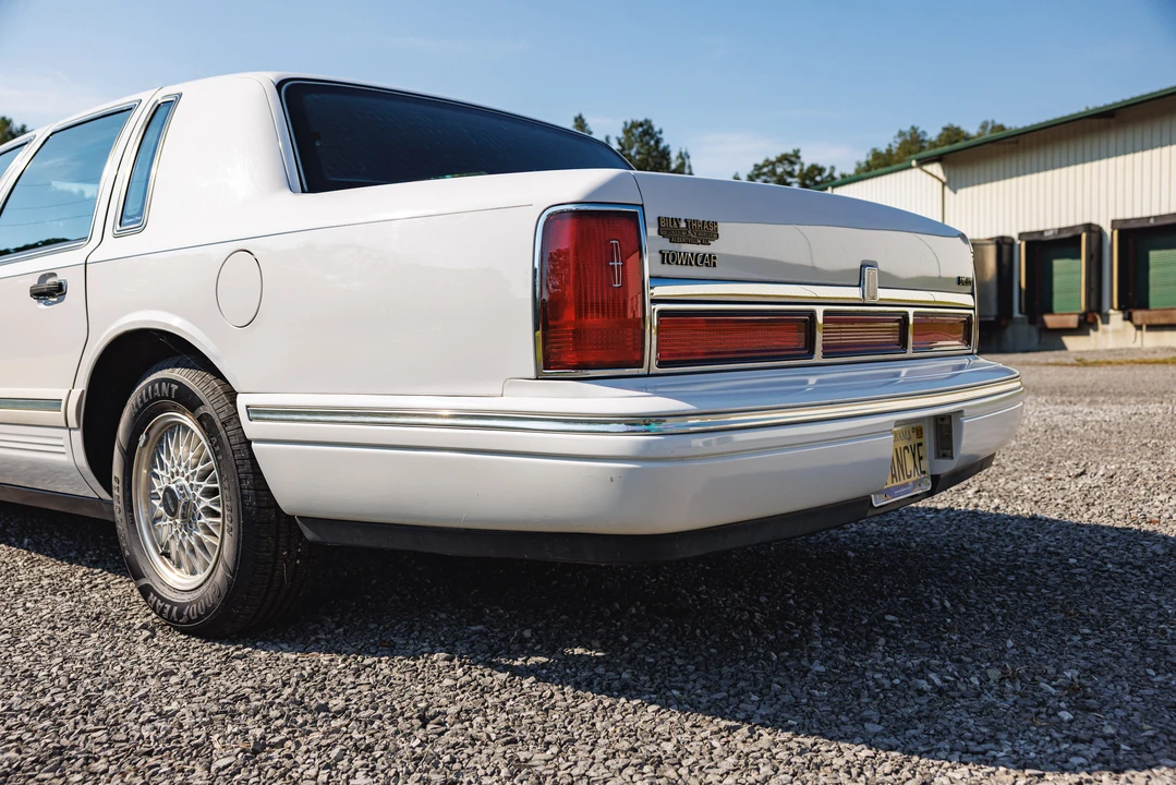 1995 Lincoln Town Car - Image 31 of 31