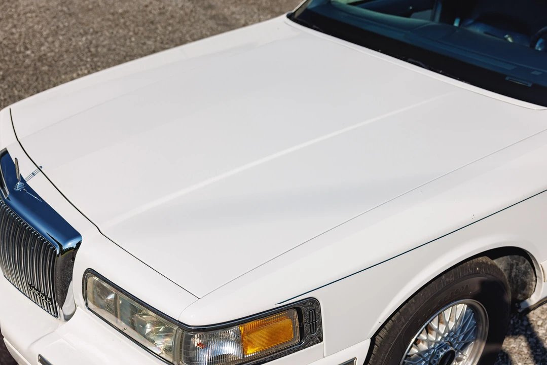 1995 Lincoln Town Car - Image 22 of 31