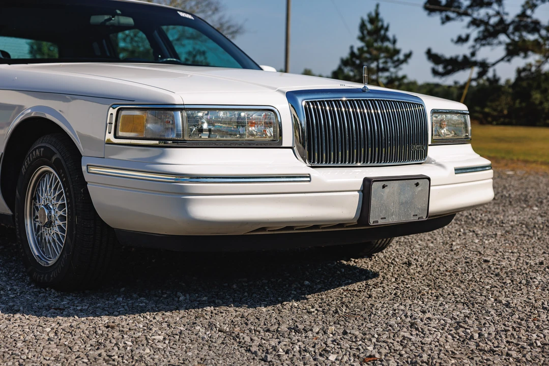 1995 Lincoln Town Car - Image 18 of 31