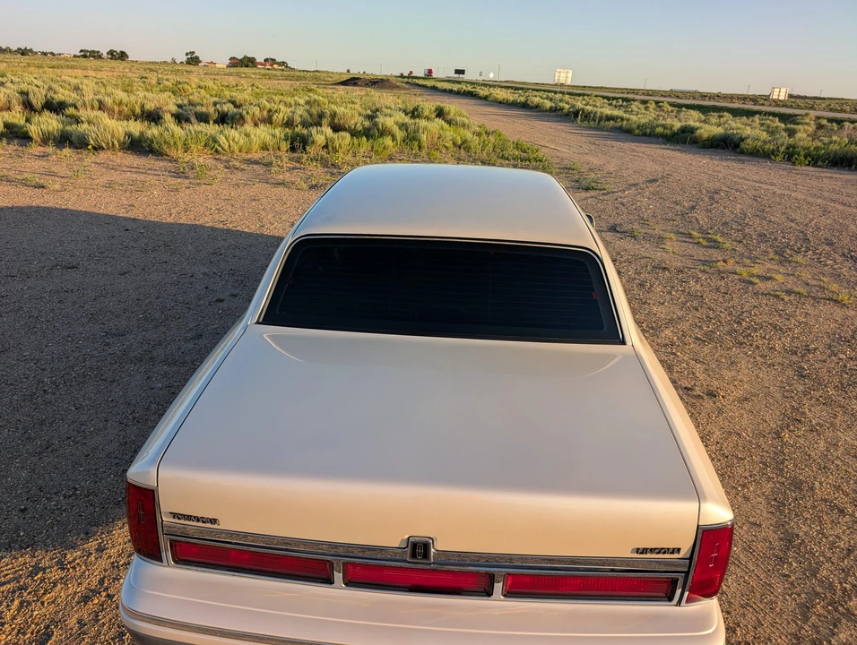 1995 Lincoln Town Car - Image 13 of 31