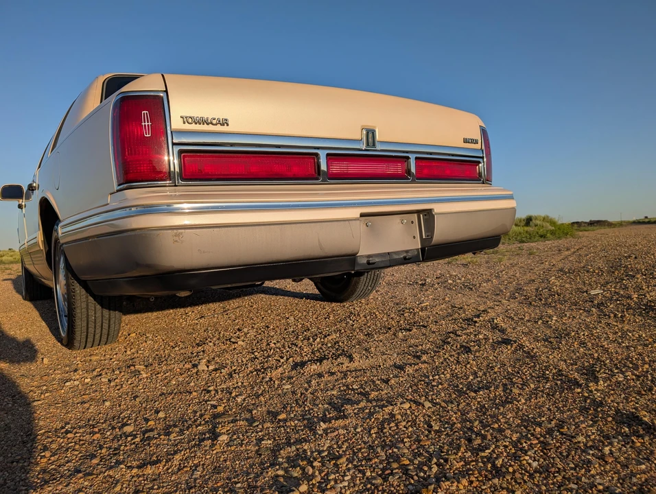 1995 Lincoln Town Car - Image 12 of 31