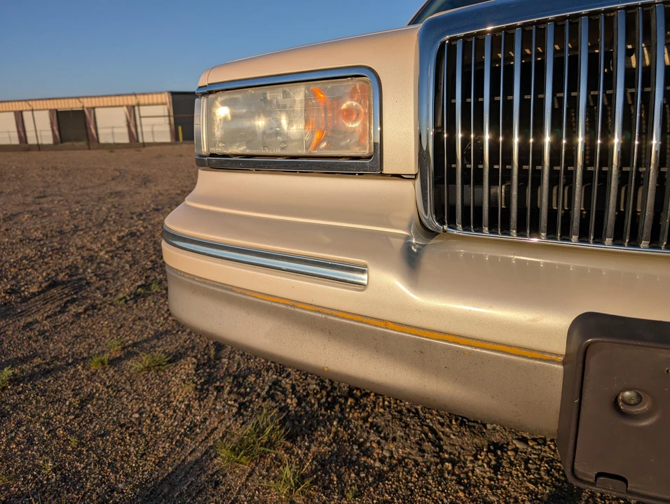 1995 Lincoln Town Car - Image 23 of 31