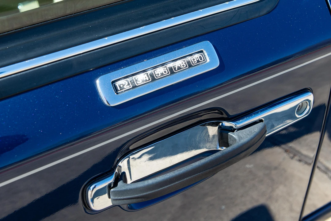 1995 Lincoln Town Car - Image 18 of 31