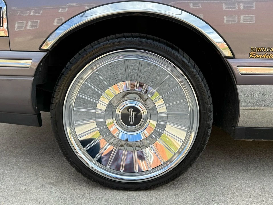 1995 Lincoln Town Car - Image 13 of 20