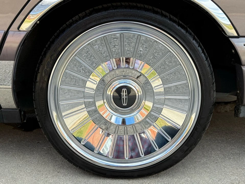 1995 Lincoln Town Car - Image 12 of 20