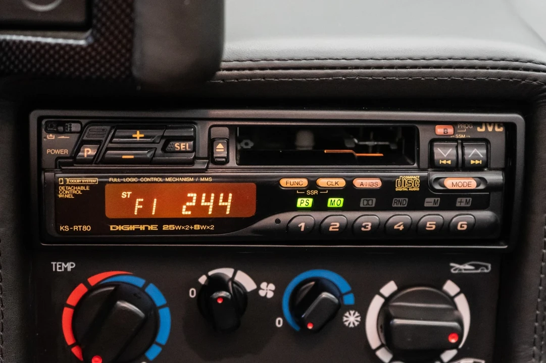 1995 Lotus Esprit Series 4 - Image 17 of 21