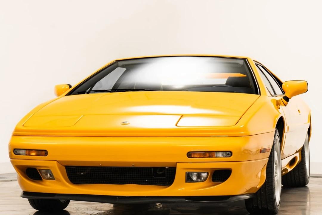 1995 Lotus Esprit Series 4 - Image 5 of 21