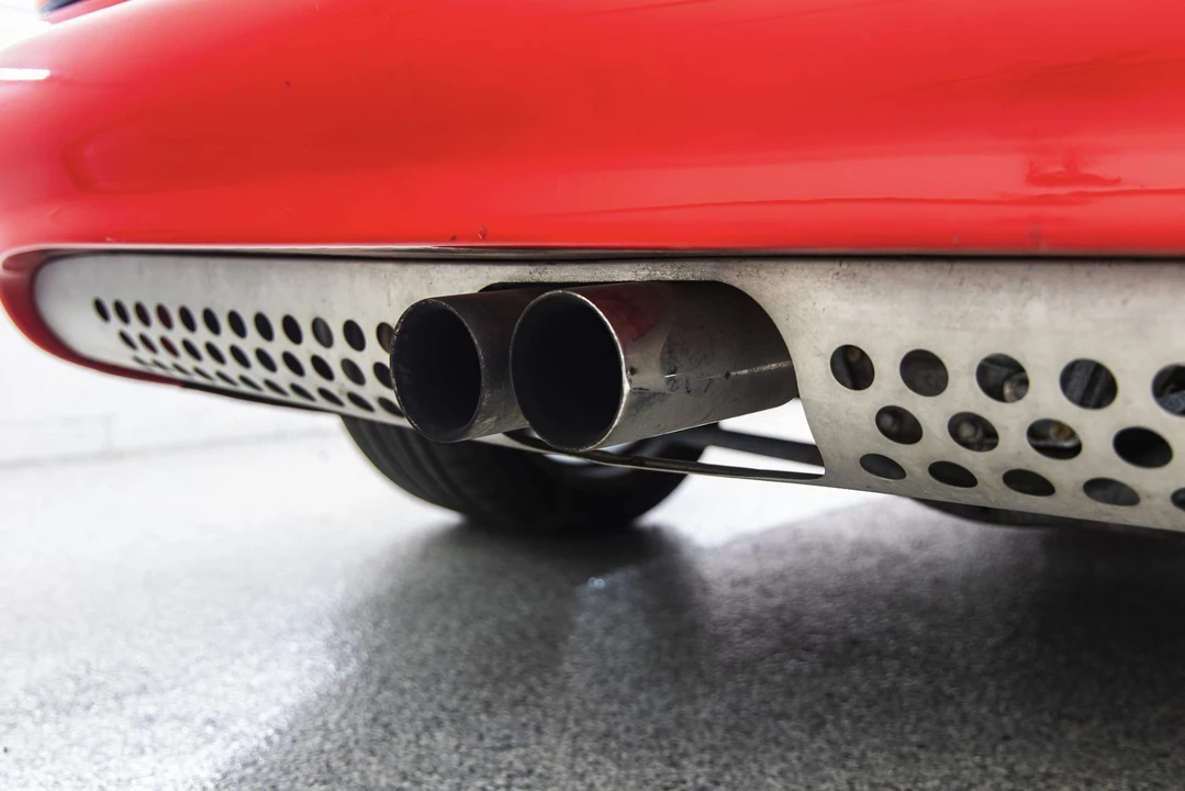 1995 Lotus Esprit Series 4 - Image 29 of 31