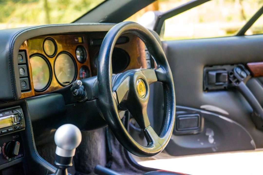 1995 Lotus Esprit Series 4 - Image 27 of 30