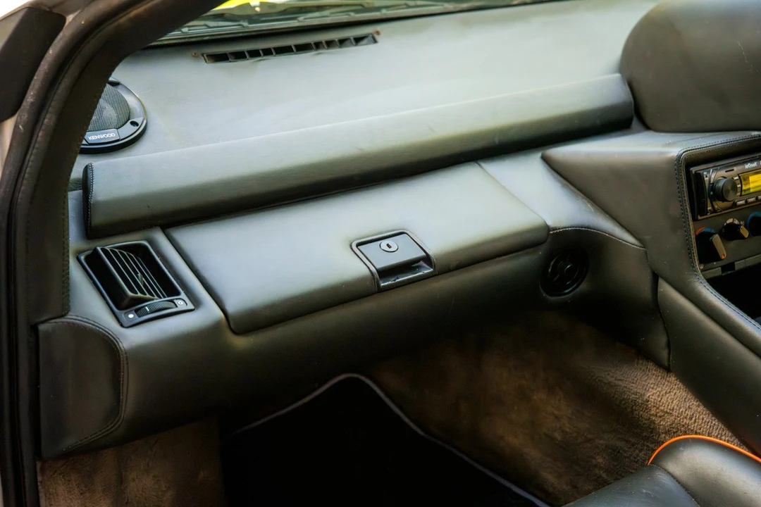 1995 Lotus Esprit Series 4 - Image 30 of 30