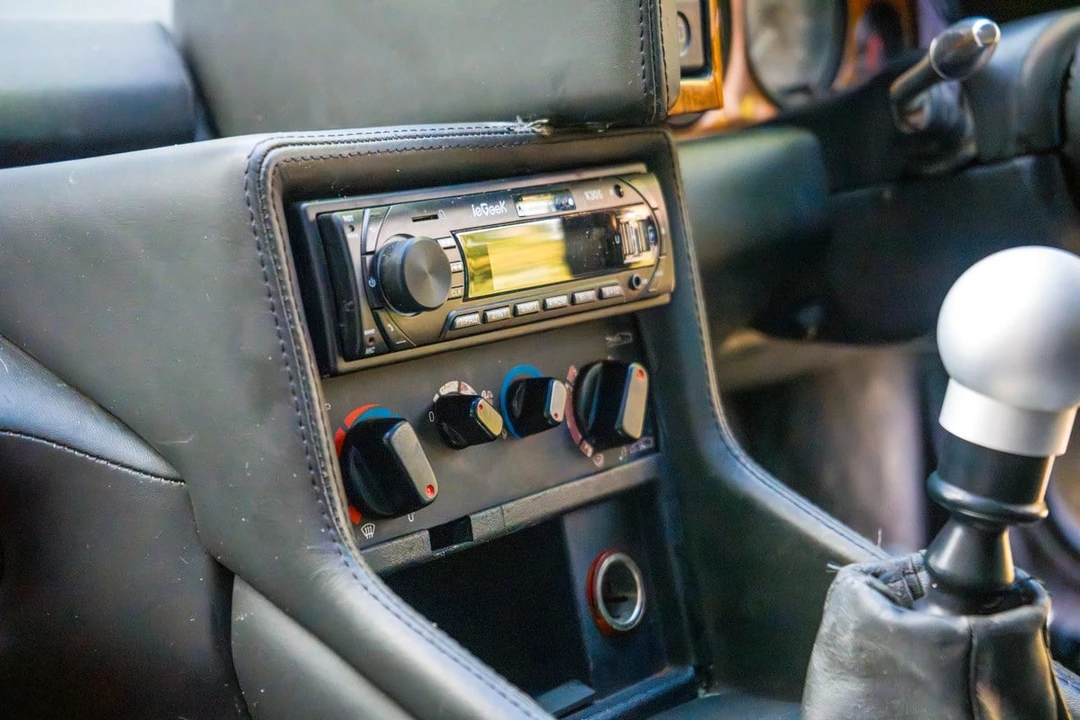 1995 Lotus Esprit Series 4 - Image 26 of 30
