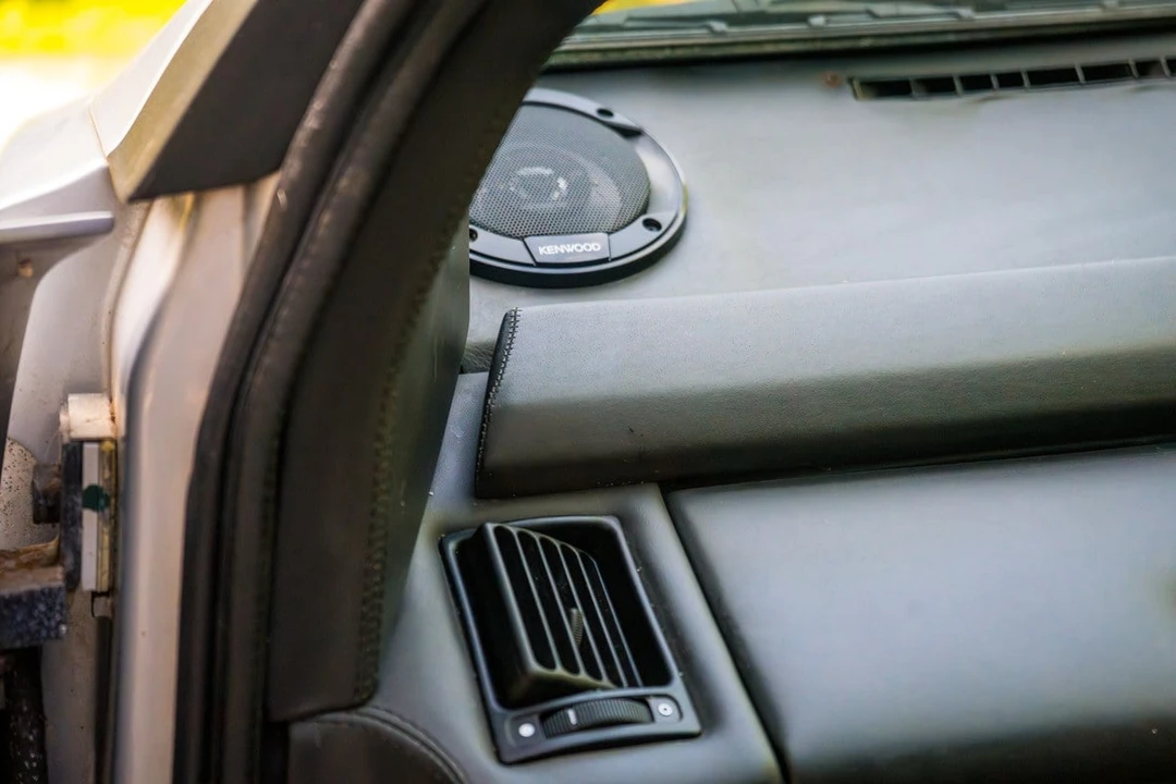 1995 Lotus Esprit Series 4 - Image 15 of 30