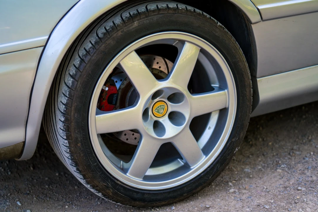 1995 Lotus Esprit Series 4 - Image 25 of 30