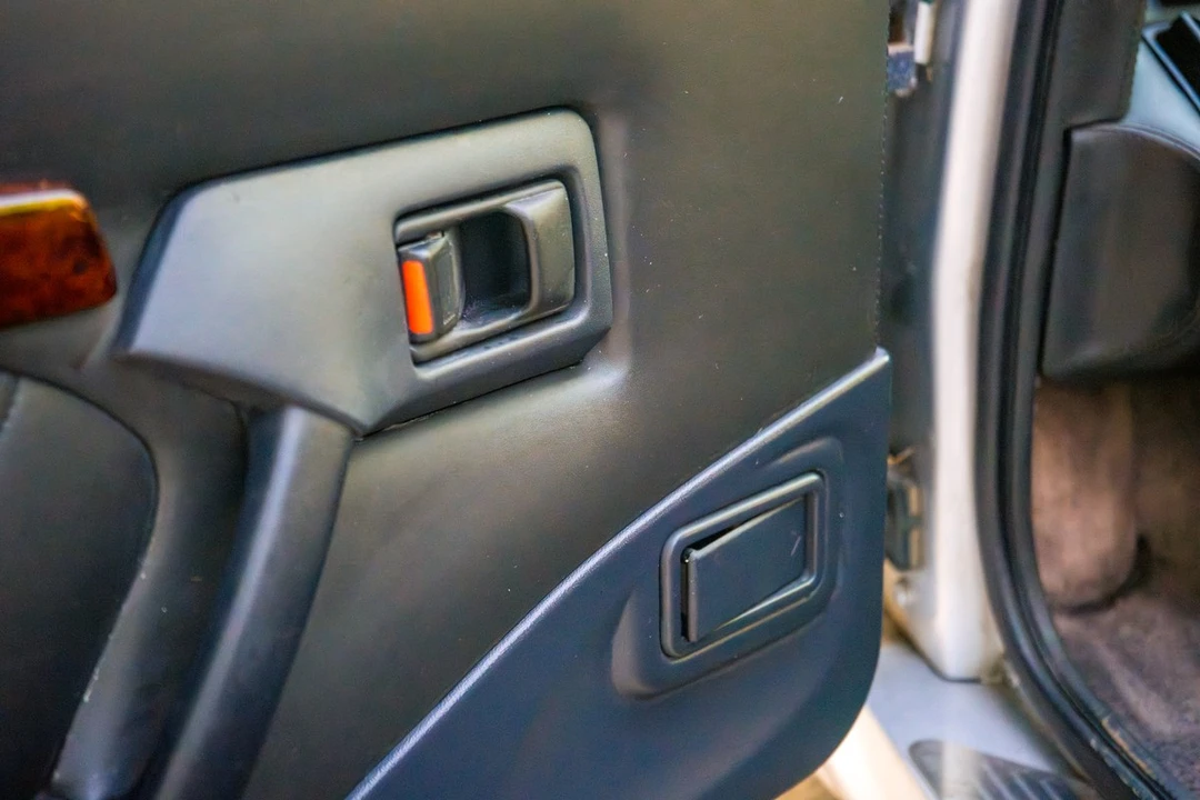 1995 Lotus Esprit Series 4 - Image 14 of 30