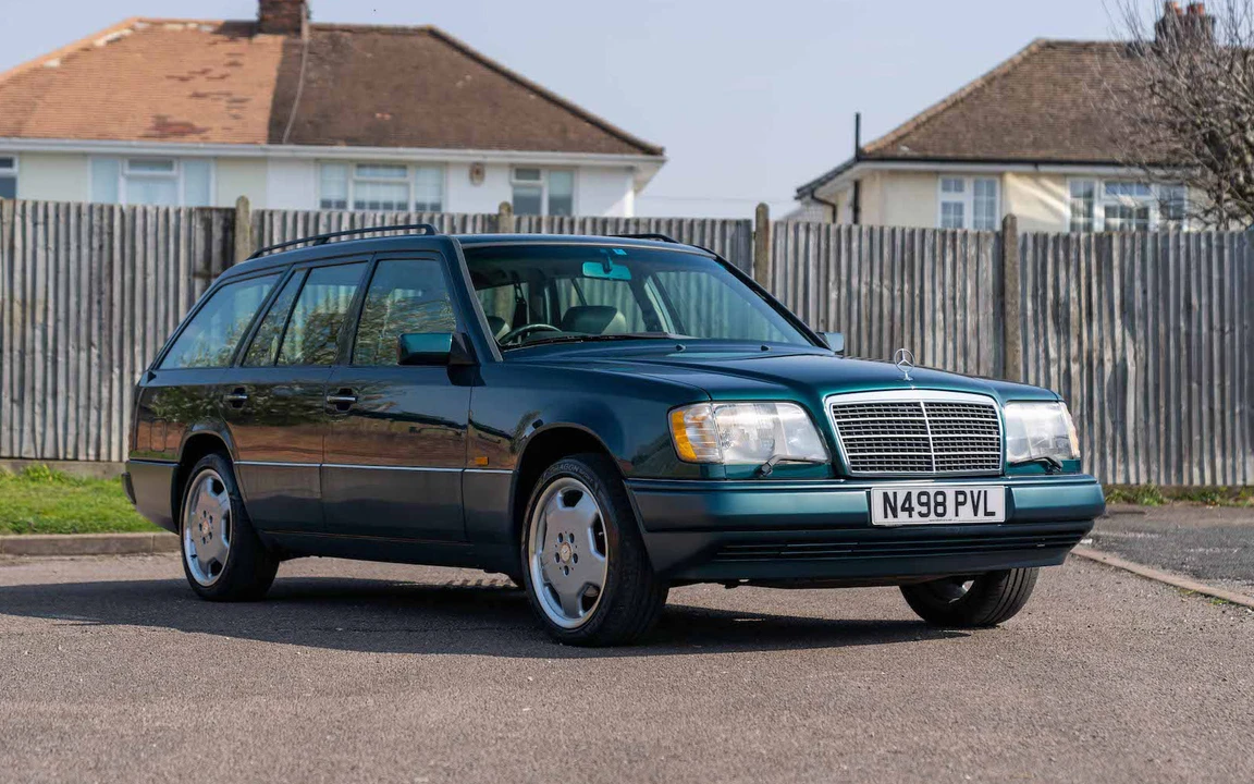 1995 Mercedes-Benz W124 E-Class - Image 2 of 31