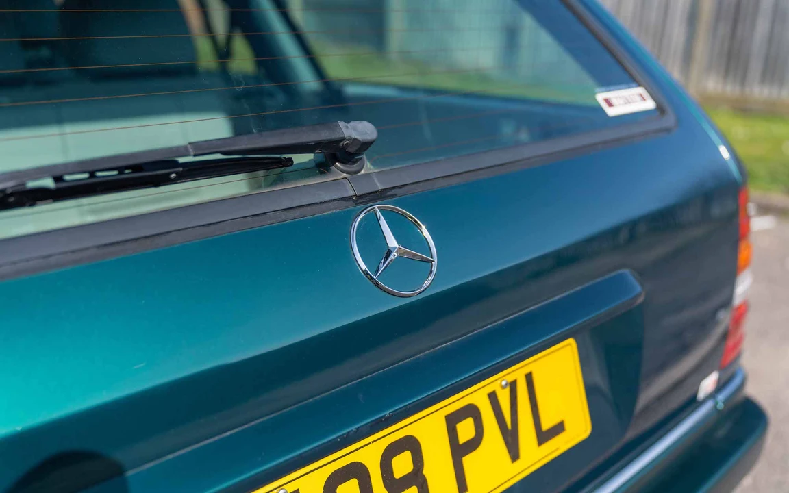 1995 Mercedes-Benz W124 E-Class - Image 28 of 31
