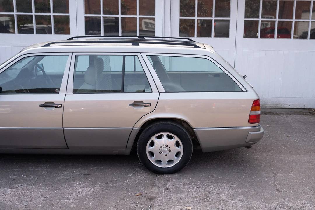 1995 Mercedes-Benz W124 E-Class - Image 24 of 31