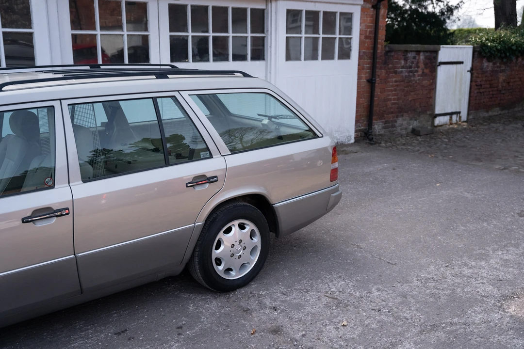 1995 Mercedes-Benz W124 E-Class - Image 26 of 31