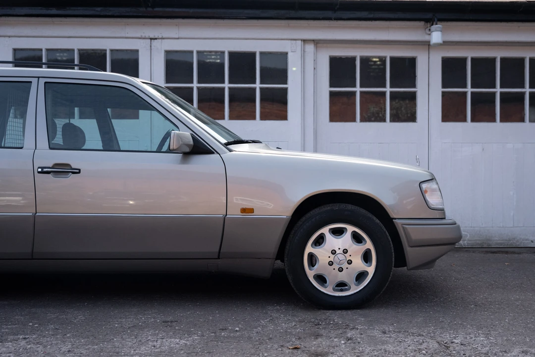 1995 Mercedes-Benz W124 E-Class - Image 29 of 31
