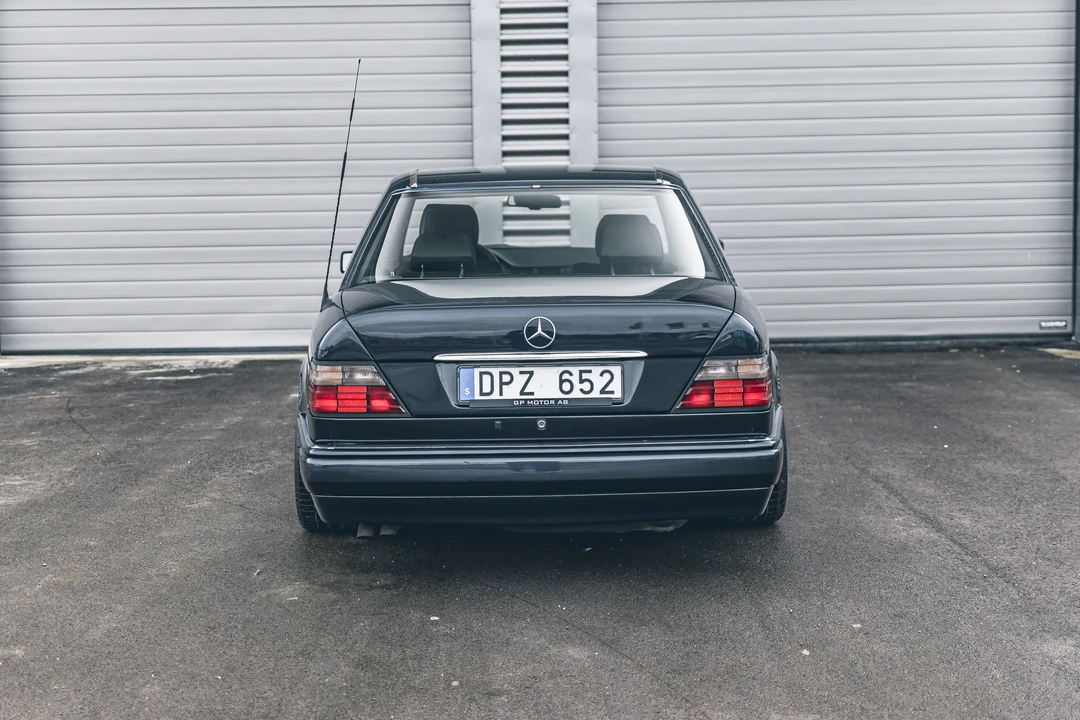 1995 Mercedes-Benz W124 E-Class - Image 8 of 31