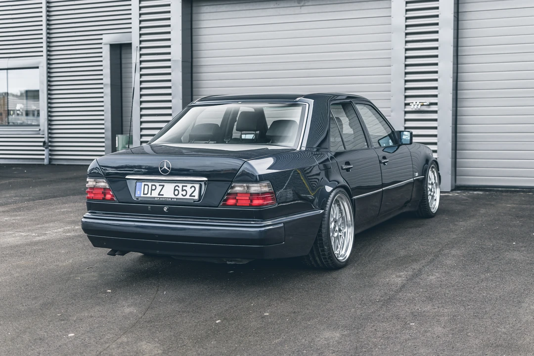 1995 Mercedes-Benz W124 E-Class - Image 13 of 31