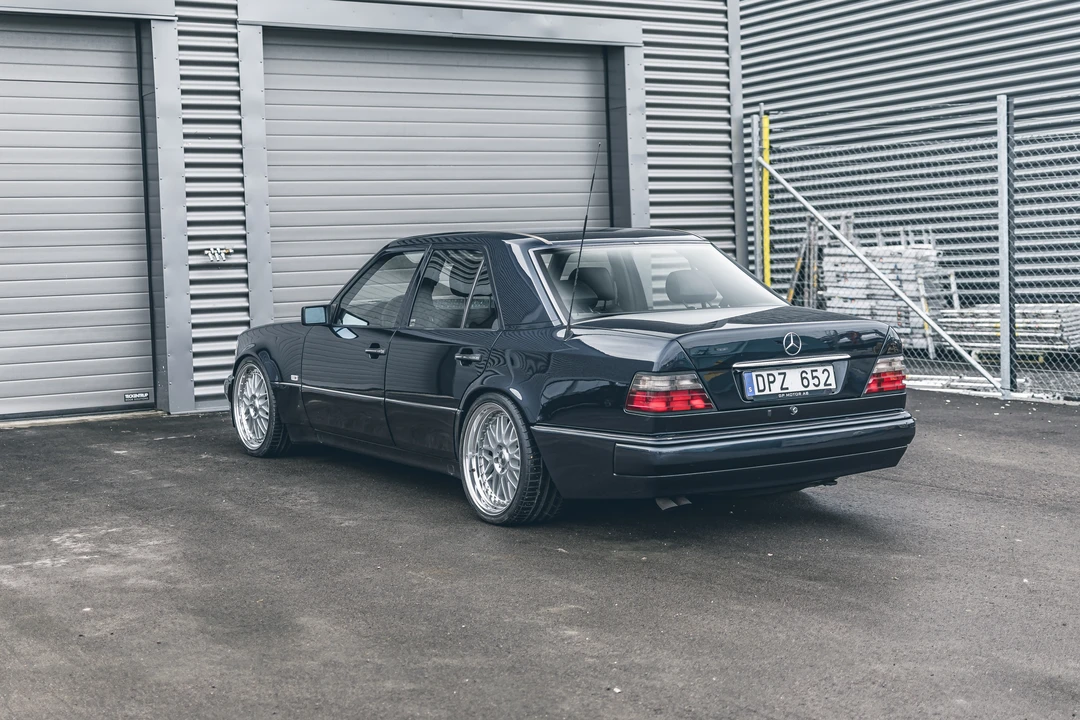 1995 Mercedes-Benz W124 E-Class - Image 9 of 31