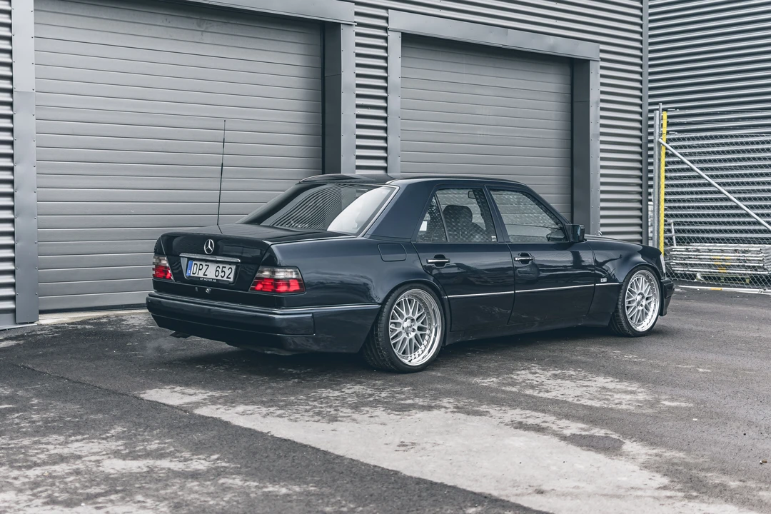 1995 Mercedes-Benz W124 E-Class - Image 7 of 31
