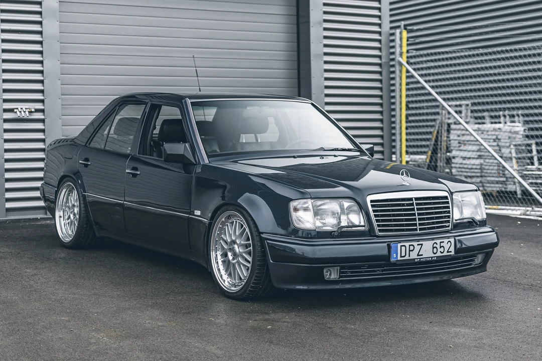 1995 Mercedes-Benz W124 E-Class - Image 2 of 31