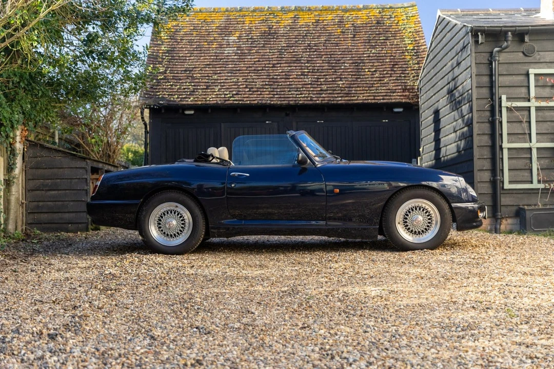 1995 MG RV8 - Image 5 of 30