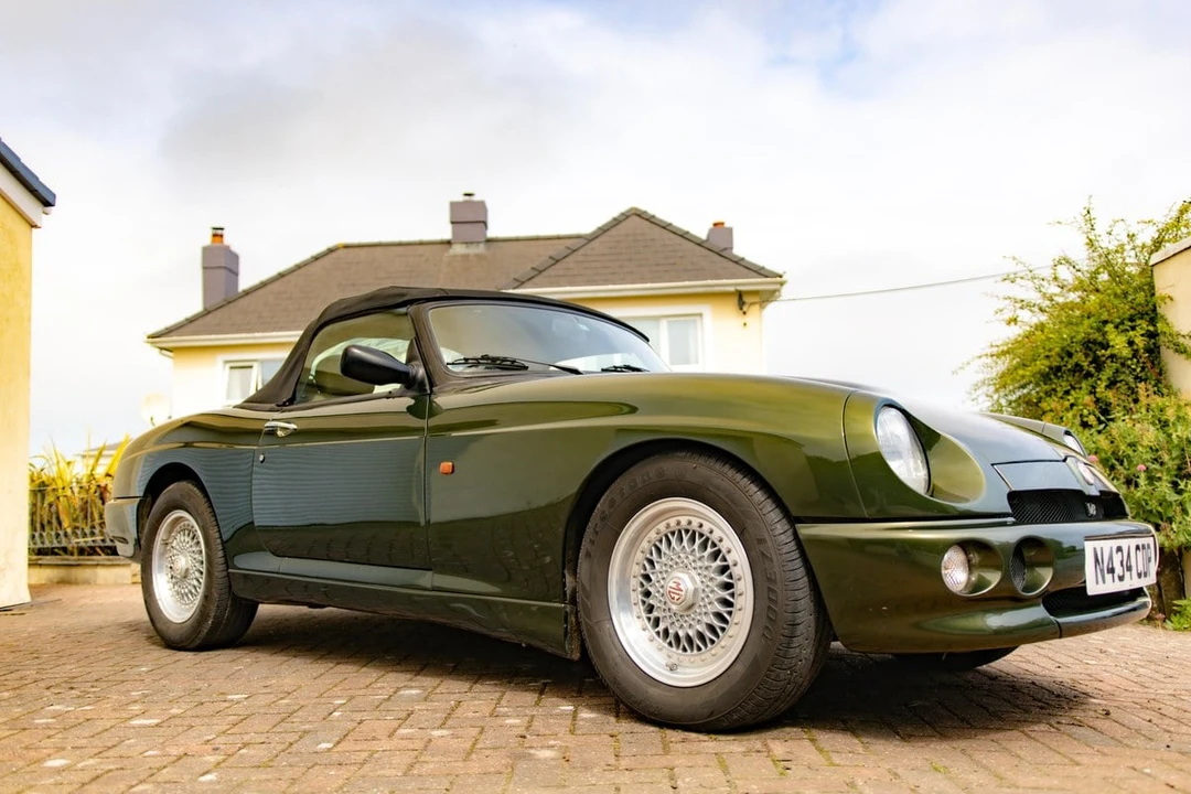 1995 MG RV8 - Image 14 of 30