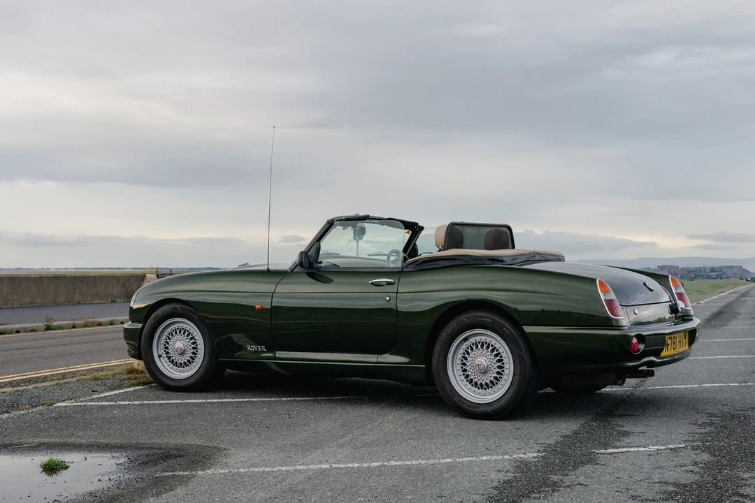 1995 MG RV8 - Image 10 of 30