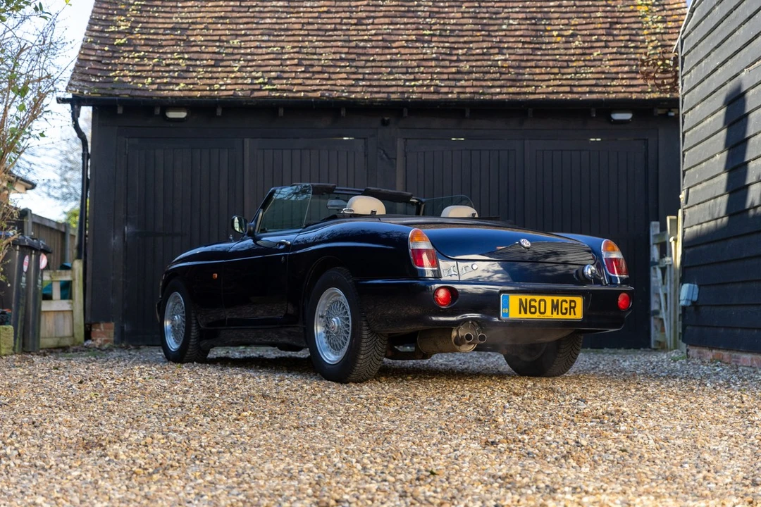 1995 MG RV8 - Image 16 of 30