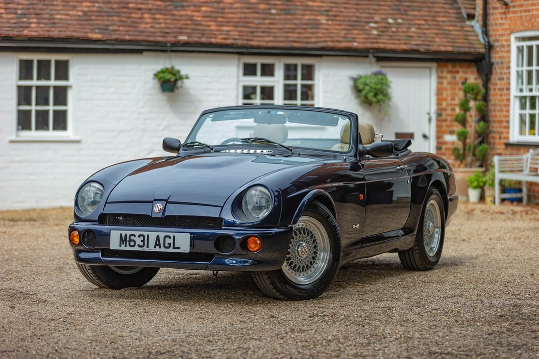 1995 MG RV8 - Image 2 of 30