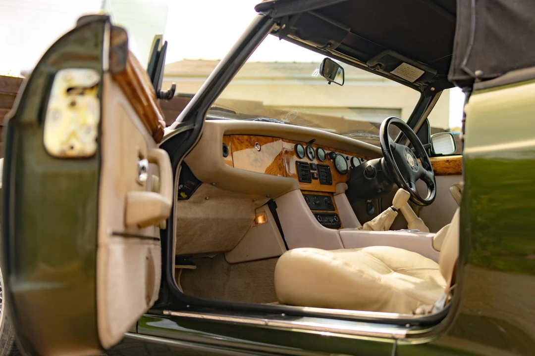 1995 MG RV8 - Image 27 of 30