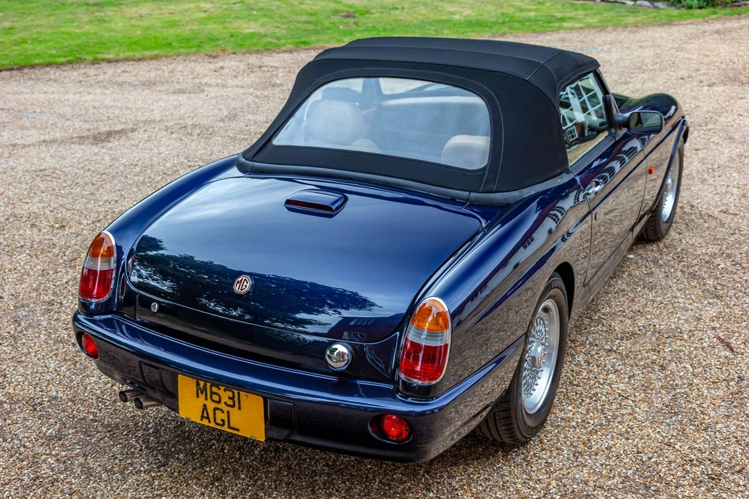 1995 MG RV8 - Image 16 of 30