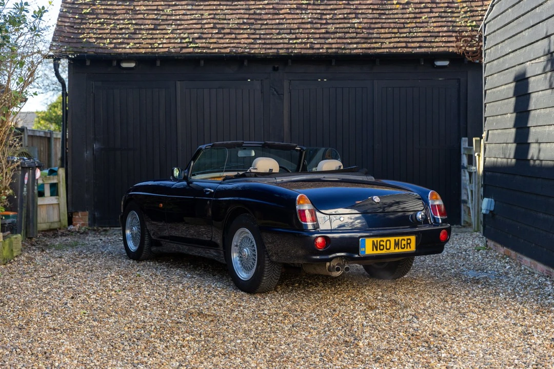 1995 MG RV8 - Image 11 of 30
