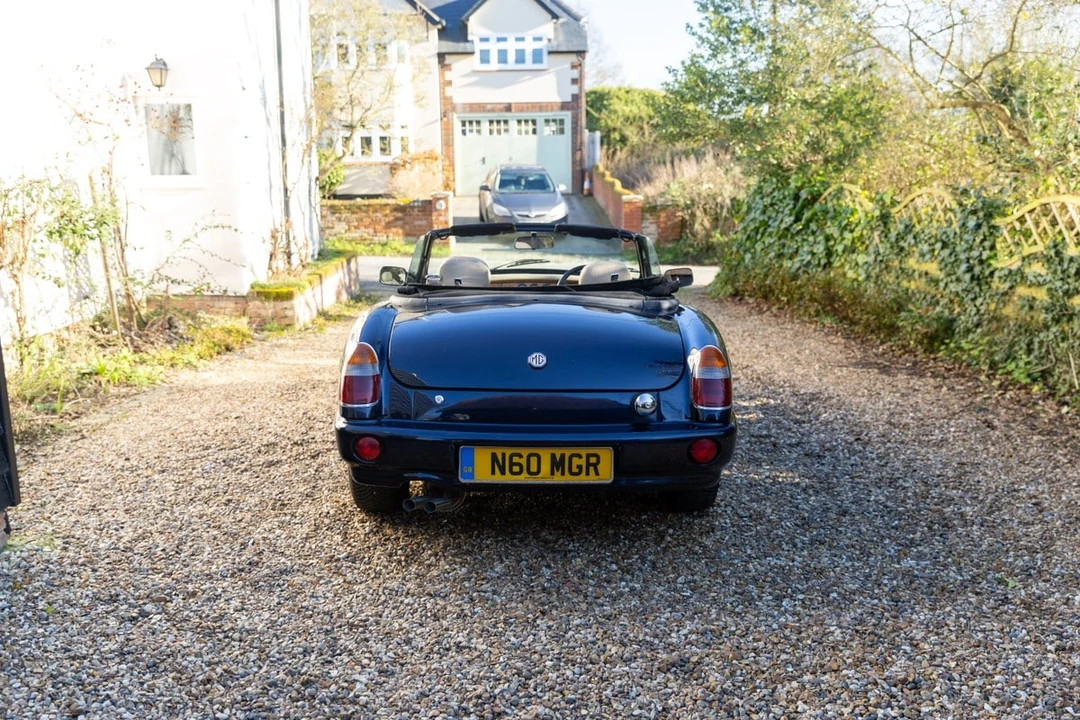 1995 MG RV8 - Image 4 of 30
